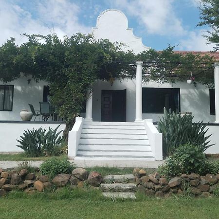 The Riverhouse Guesthouse Эсткорт Экстерьер фото